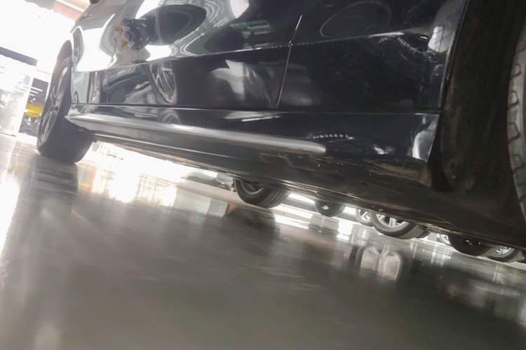 Used Mercedes-Benz C-Class 2019 Restyled C 260 L Sport Edition Right Side Sill