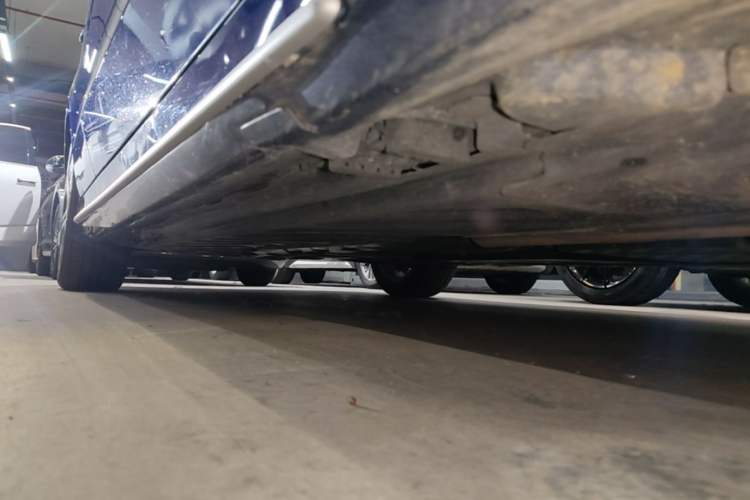 Used Mercedes-Benz C-Class 2019 C 260 L Sport Edition Right Side Sill