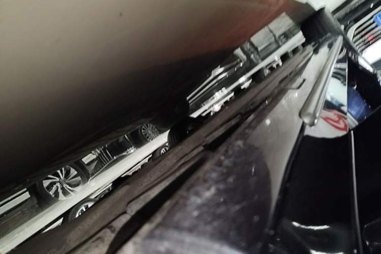 Used Mercedes-Benz C-Class 2019 Restyled C 260 L Sport Edition Right Side Sill