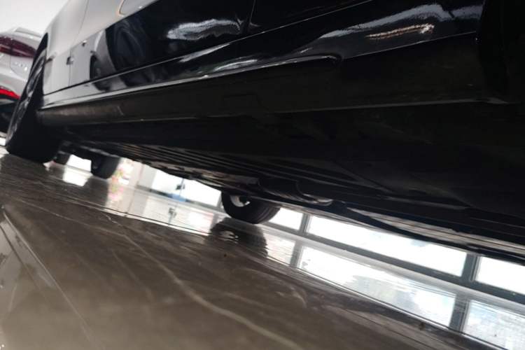 Used Mercedes-Benz C-Class 2019 C 260 Sport Edition Right Side Sill