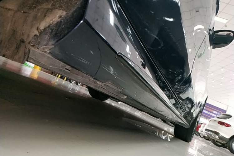 Used Mercedes-Benz C-Class 2019 C 260 Sport Edition Right Side Sill
