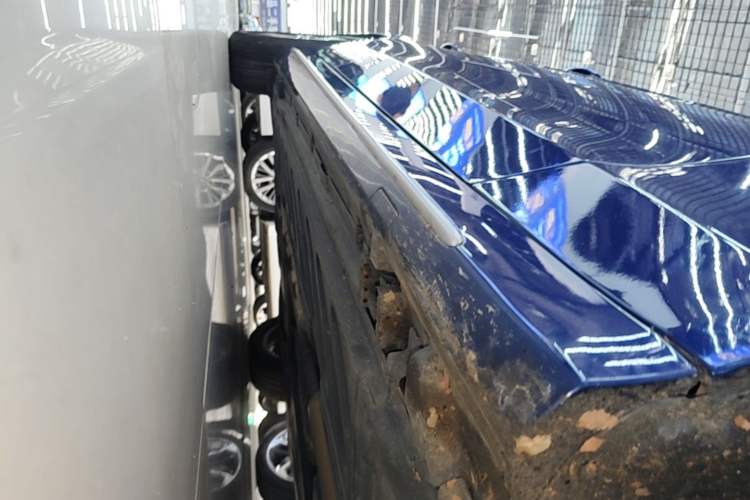 Used Mercedes-Benz C-Class 2019 Restyled C 260 L Sport Edition Right Side Sill