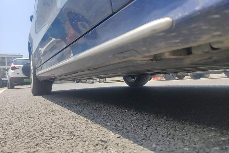 Used Mercedes-Benz C-Class 2019 Restyled C 260 L Sport Edition Right Side Sill