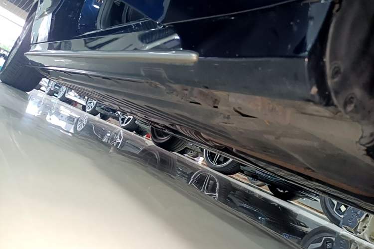 Used Mercedes-Benz C-Class 2019 C 180 L Fashion Edition Sport Version Right Side Sill
