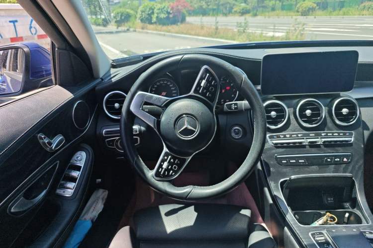 Used Mercedes-Benz C-Class 2019 C 180 L Fashion Edition Sport Version Steering Wheel