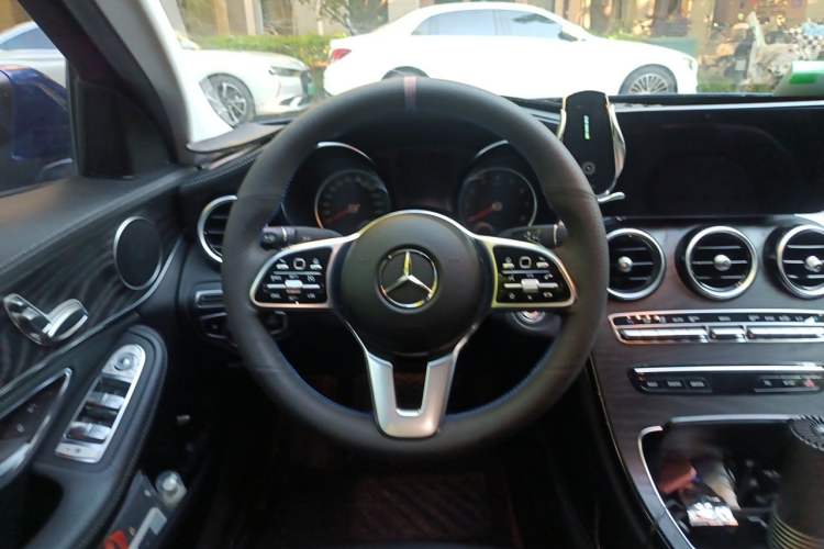 Used Mercedes-Benz C-Class 2019 C 180 L Fashion Edition Sport Version Steering Wheel