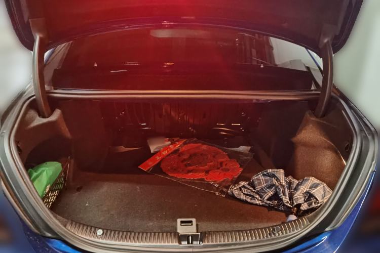 Used Mercedes-Benz C-Class 2019 C 180 L Fashion Edition Sport Version Trunk