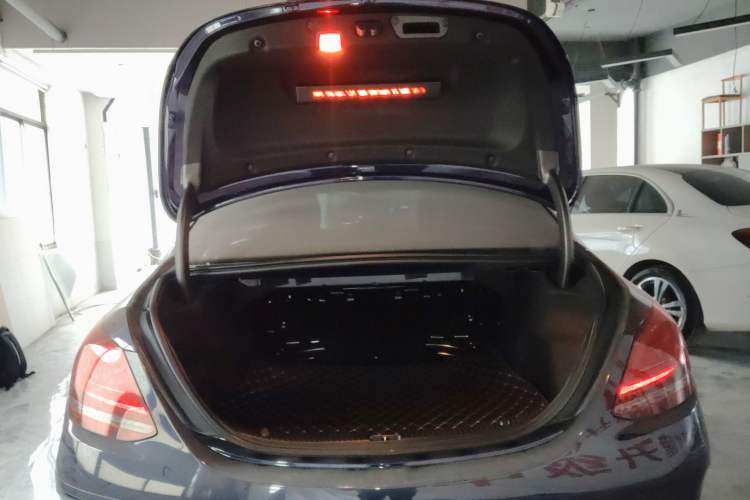 Used Mercedes-Benz C-Class 2019 Restyled C 260 L Sport Edition Trunk