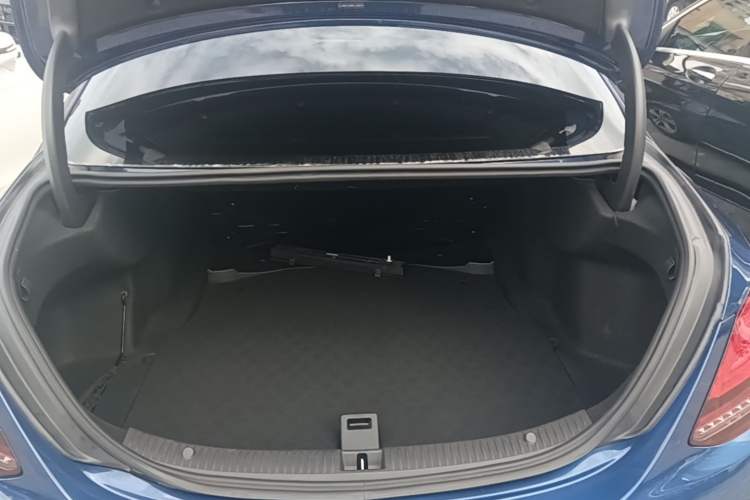 Used Mercedes-Benz C-Class 2019 Restyled C 260 L Sport Edition Trunk