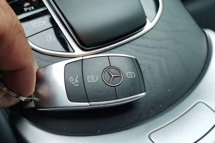 Used Mercedes-Benz C-Class 2019 C 260 L Sport Edition Vehicle Key