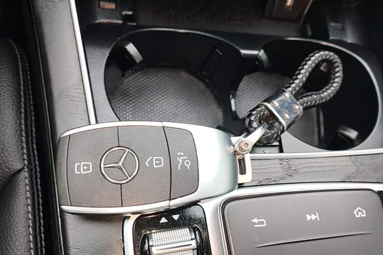 Used Mercedes-Benz C-Class 2019 Restyled C 260 L Sport Edition Vehicle Key