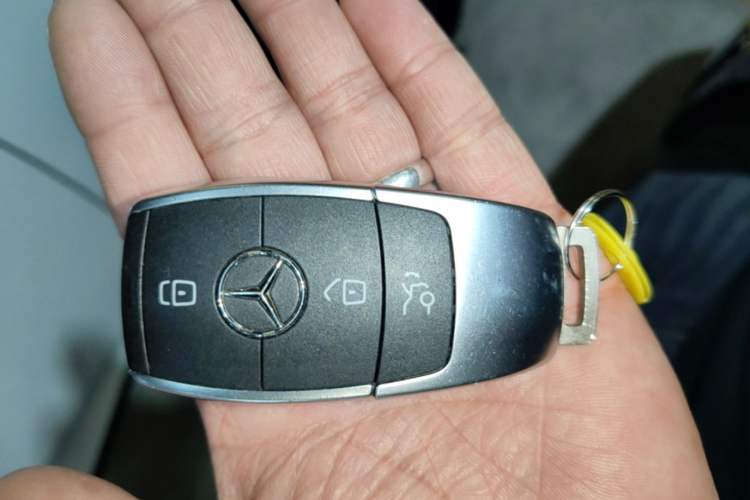 Used Mercedes-Benz C-Class 2019 C 260 L Sport Edition Vehicle Key