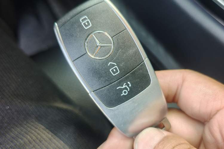 Used Mercedes-Benz C-Class 2019 Restyled C 260 L Sport Edition Vehicle Key