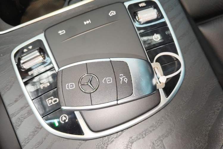 Used Mercedes-Benz C-Class 2019 Restyled C 260 L Sport Edition Vehicle Key