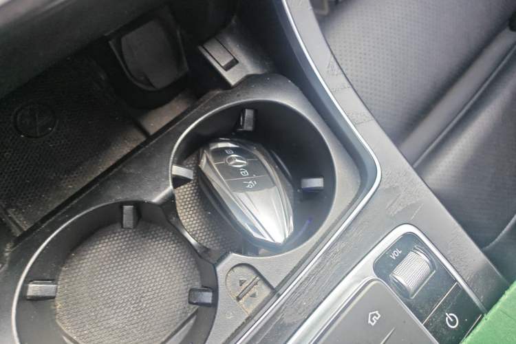 Used Mercedes-Benz C-Class 2019 C 180 L Fashion Edition Sport Version Vehicle Key
