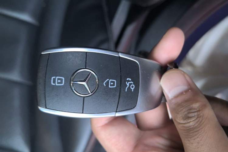 Used Mercedes-Benz C-Class 2019 Restyled C 260 L Sport Edition Vehicle Key