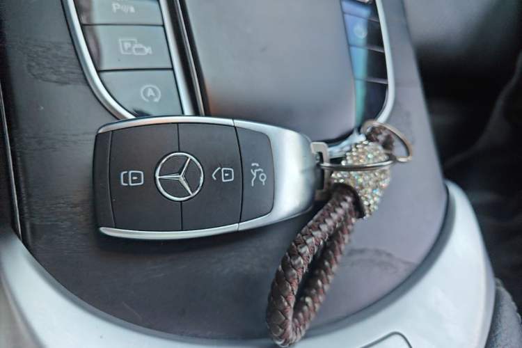 Used Mercedes-Benz C-Class 2019 C 260 L Sport Edition Vehicle Key