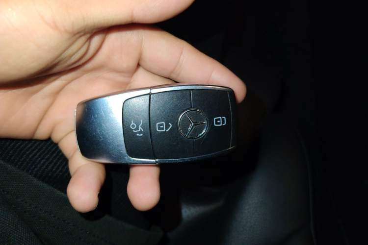 Used Mercedes-Benz C-Class 2019 C 260 L Sport Edition Vehicle Key