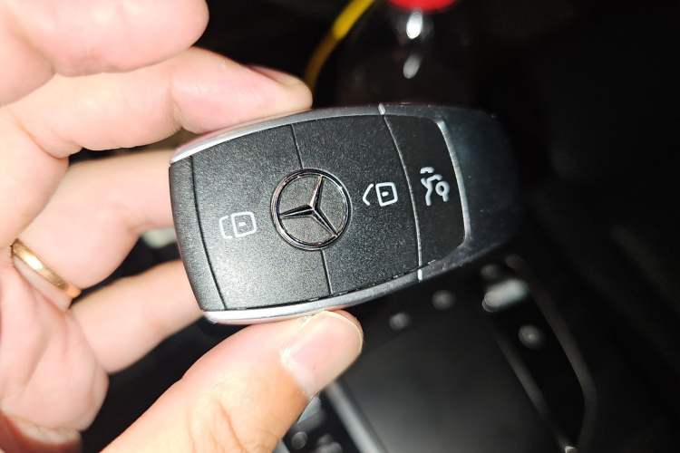 Used Mercedes-Benz C-Class 2019 C 260 L Sport Edition Vehicle Key