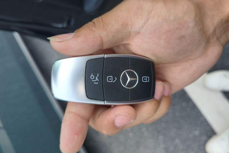 Used Mercedes-Benz C-Class 2019 C 260 L Sport Edition Vehicle Key