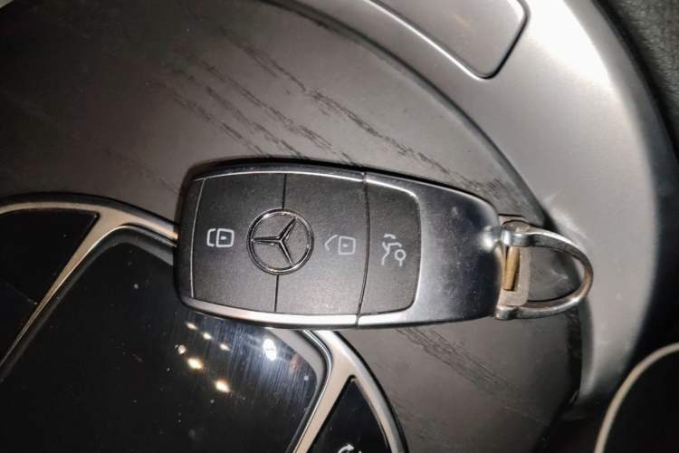 Used Mercedes-Benz C-Class 2019 Restyled C 260 L Sport Edition Vehicle Key