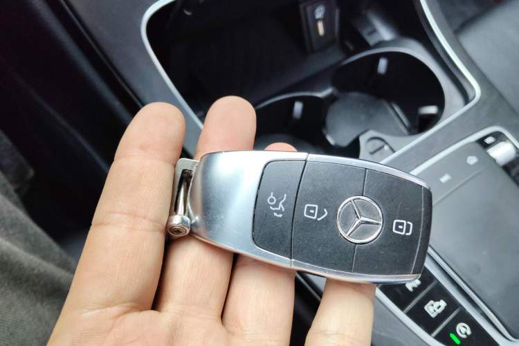 Used Mercedes-Benz C-Class 2019 Restyled C 260 L Sport Edition Vehicle Key