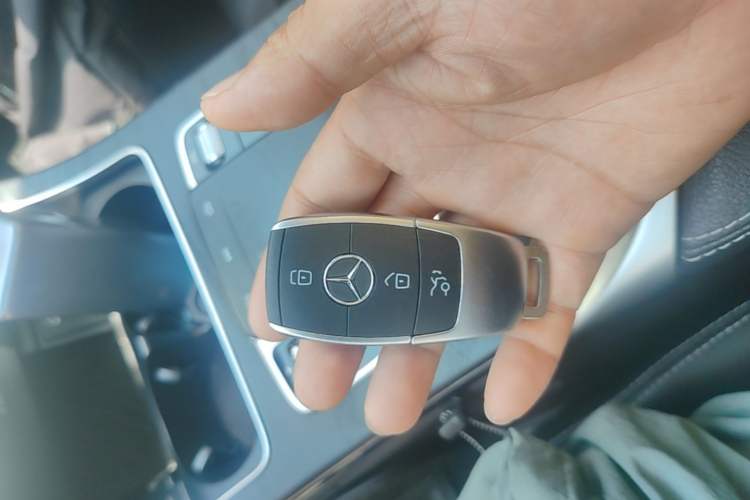 Used Mercedes-Benz C-Class 2019 Restyled C 260 L Sport Edition Vehicle Key