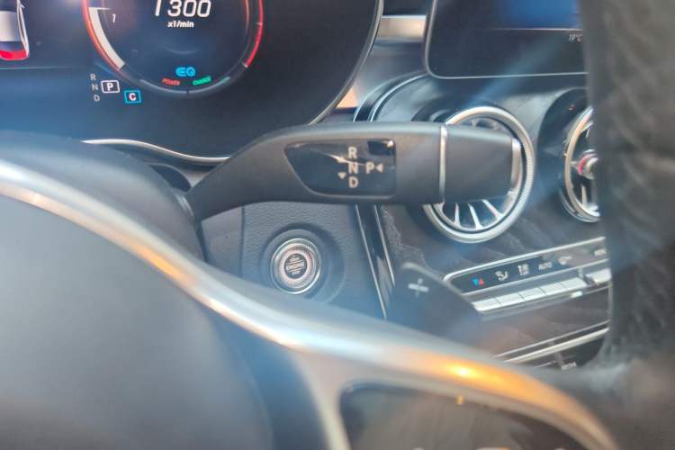 Used Mercedes-Benz C-Class 2019 Restyled C 260 L Sport Edition Gear Lever