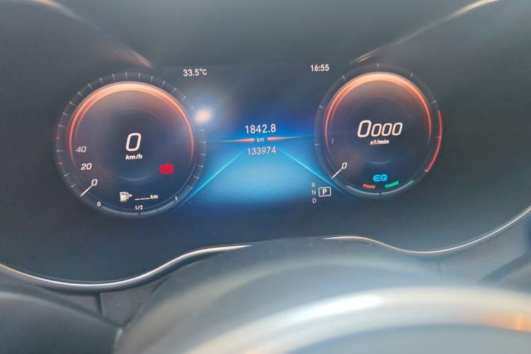 Used Mercedes-Benz C-Class 2019 Restyled C 260 L Sport Edition Odometer Close Up
