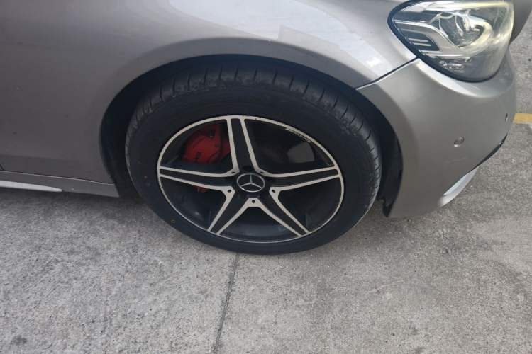 Used Mercedes-Benz C-Class 2019 Restyled C 260 L Sport Edition Right Front Wheel Hub