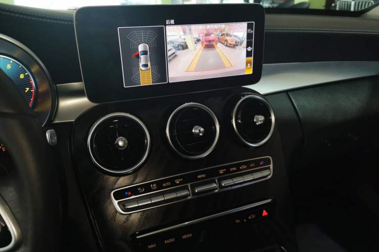 Used Mercedes-Benz C-Class 2019 Restyled C 260 L Sport Edition Audio And AC Panel