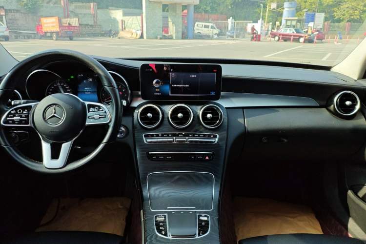 Used Mercedes-Benz C-Class 2019 C 180 L Fashion Edition Sport Version Audio And AC Panel