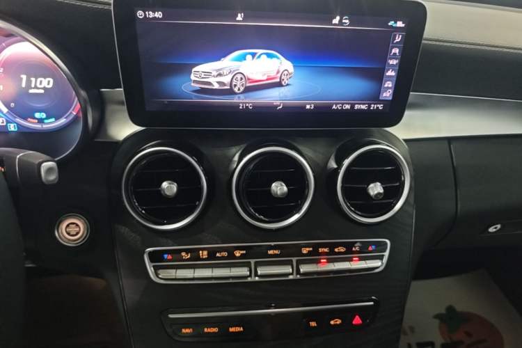 Used Mercedes-Benz C-Class 2019 C 260 L Sport Edition Audio And AC Panel