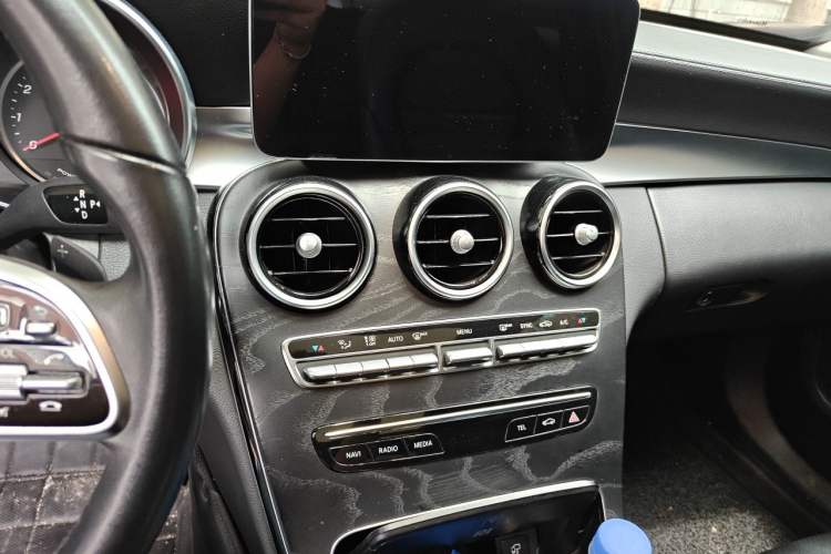 Used Mercedes-Benz C-Class 2019 C 260 L Sport Edition Audio And AC Panel