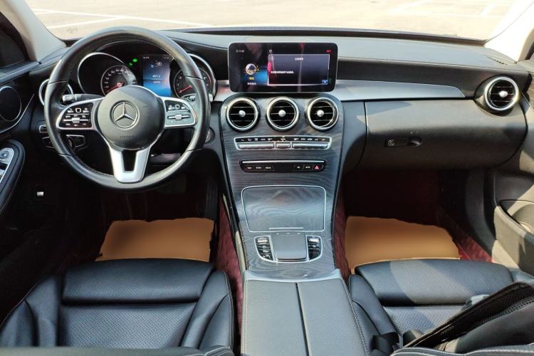 Used Mercedes-Benz C-Class 2019 C 180 L Fashion Edition Sport Version Center Console