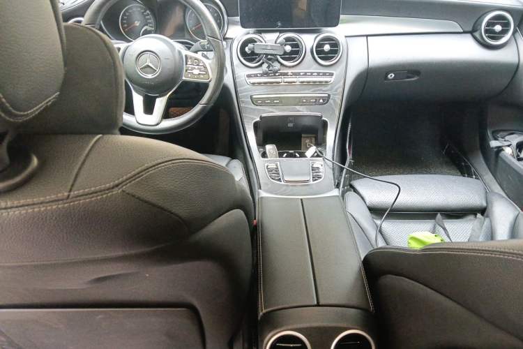Used Mercedes-Benz C-Class 2019 C 260 L Sport Edition Center Console