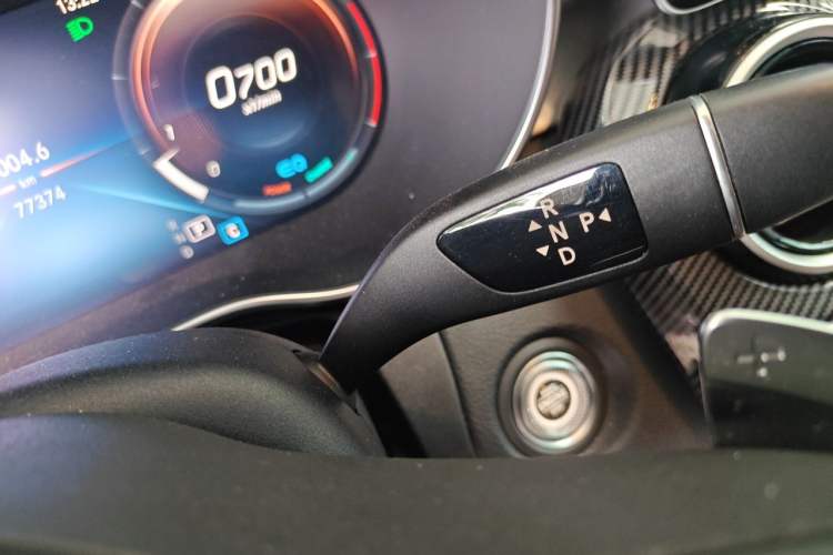 Used Mercedes-Benz C-Class 2019 C 260 Sport Edition Gear Lever