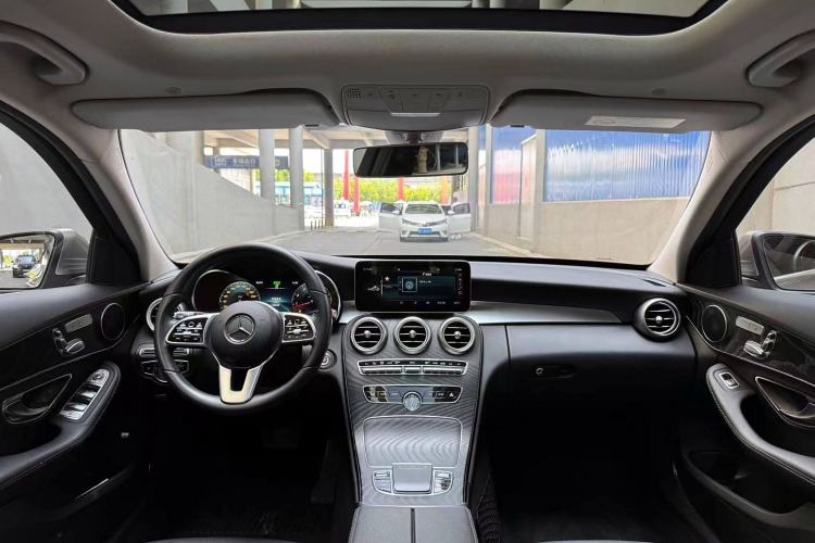 Used Mercedes-Benz C-Class 2019 C 260 Estate Interior 1