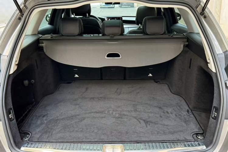 Used Mercedes-Benz C-Class 2019 C 260 Estate Interior 7