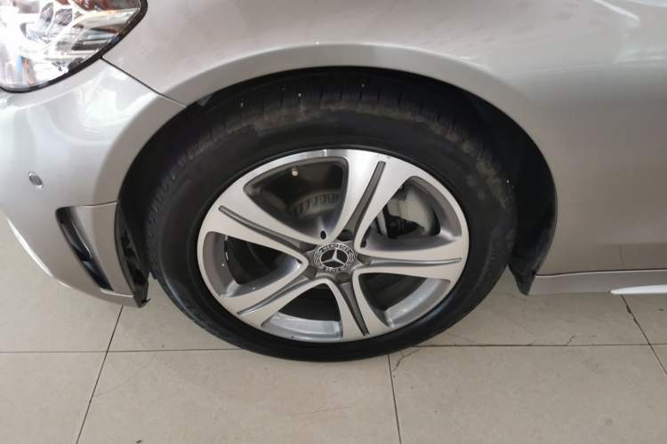 Used Mercedes-Benz C-Class 2019 Restyled C 260 L Sport Edition Left Front Wheel Hub