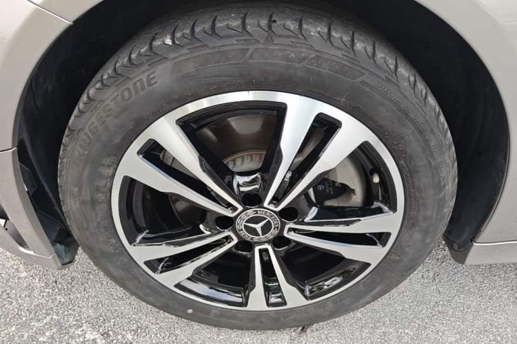Used Mercedes-Benz C-Class 2019 C 260 Sport Edition Left Front Wheel Hub