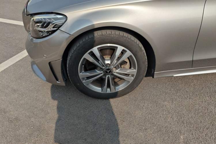Used Mercedes-Benz C-Class 2019 C 180 L Fashion Edition Sport Version Left Front Wheel Hub