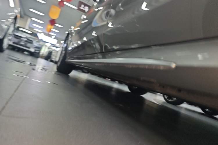 Used Mercedes-Benz C-Class 2019 C 260 L Sport Edition Left Side Sill