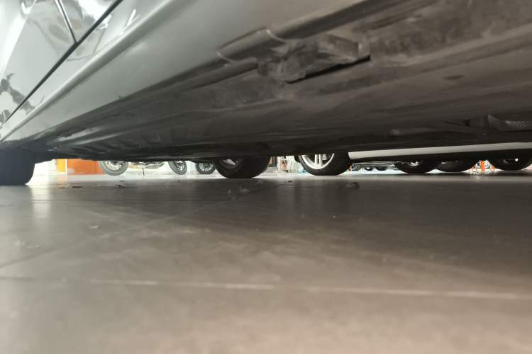 Used Mercedes-Benz C-Class 2019 Restyled C 260 L Sport Edition Left Side Sill
