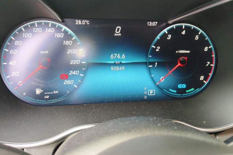 Used Mercedes-Benz C-Class 2019 Restyled C 260 L Sport Edition Odometer Close Up