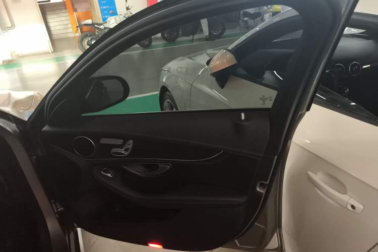 Used Mercedes-Benz C-Class 2019 Restyled C 260 L Sport Edition Right Front Door Interior