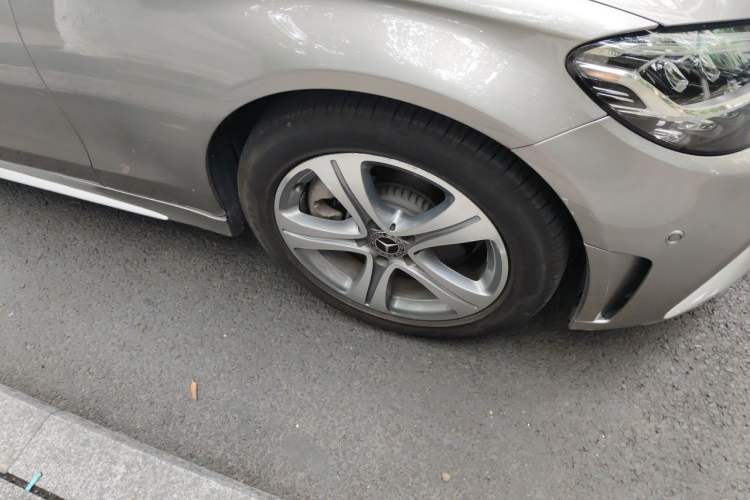 Used Mercedes-Benz C-Class 2019 Restyled C 260 L Sport Edition Right Front Wheel Hub