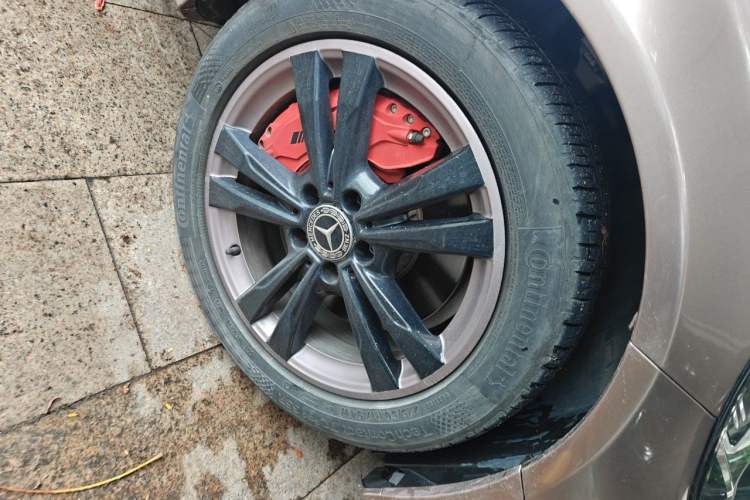 Used Mercedes-Benz C-Class 2019 C 260 Sport Edition Right Front Wheel Hub
