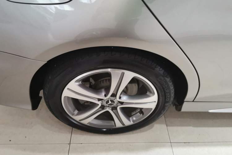 Used Mercedes-Benz C-Class 2019 Restyled C 260 L Sport Edition Right Rear Wheel Hub