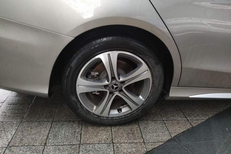 Used Mercedes-Benz C-Class 2019 Restyled C 260 L Sport Edition Right Rear Wheel Hub